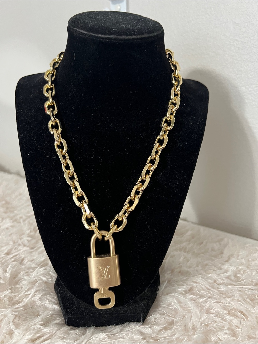 Louis Vuitton Lick and Key on Chain Rare 300
